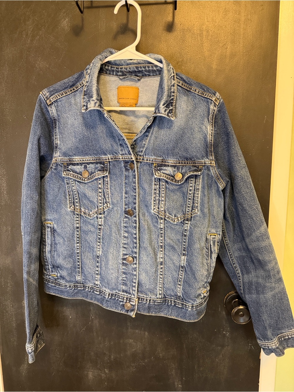 American Eagle Denim Trucker Jacket Medium Wash Blue Women Size Large